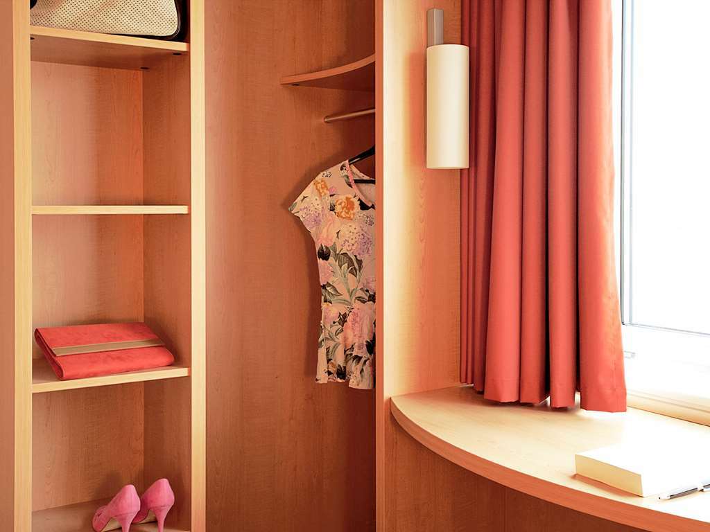 ホテル イビス アンボワーズ 部屋 写真